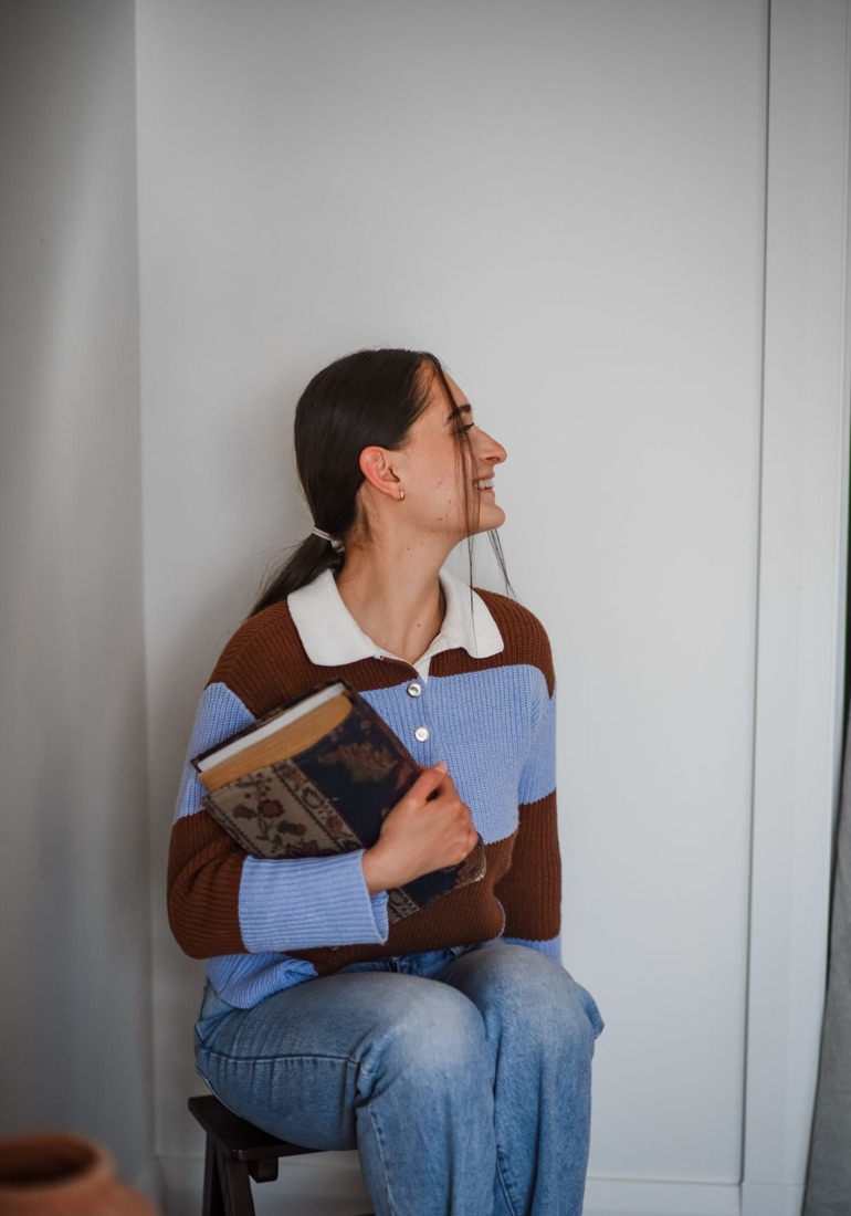 Jaki with her favourite books